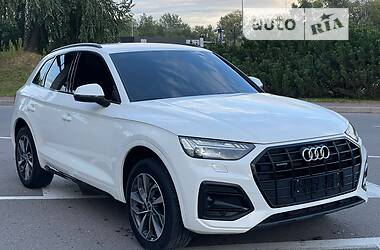 Внедорожник / Кроссовер Audi Q5 2021 в 