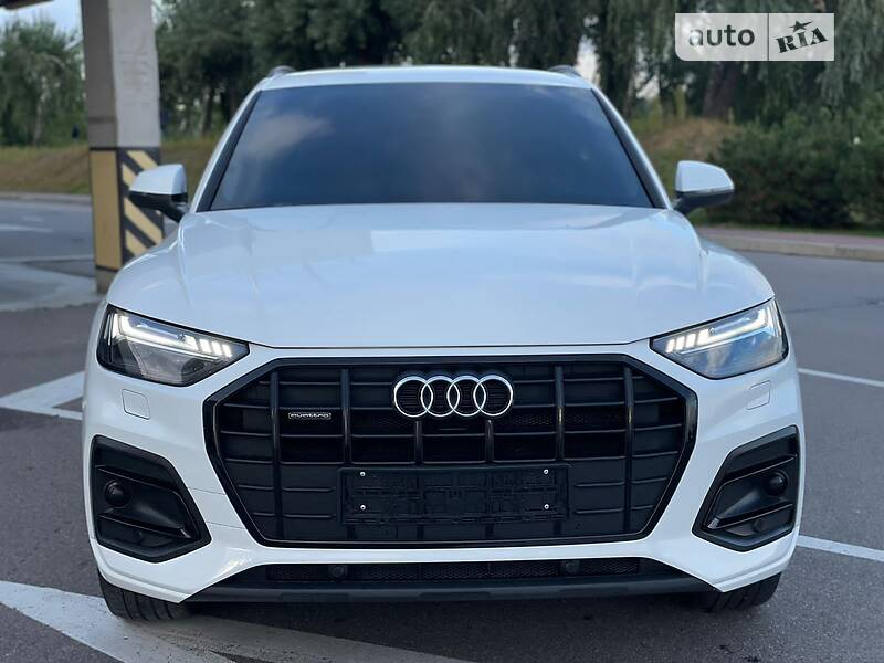 Позашляховик / Кросовер Audi Q5 2021 в Києві