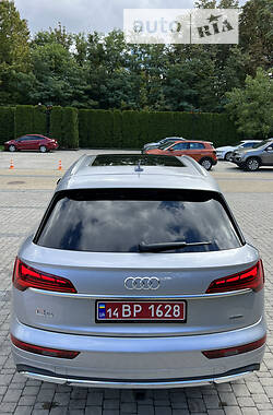 Позашляховик / Кросовер Audi Q5 2021 в 