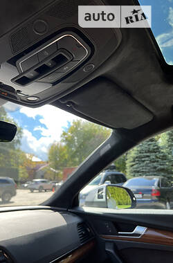 Позашляховик / Кросовер Audi Q5 2021 в 