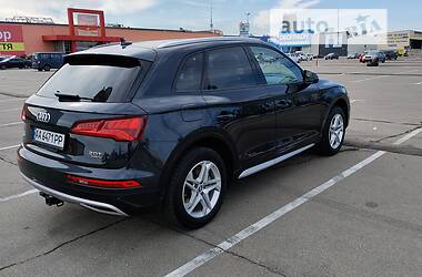 Позашляховик / Кросовер Audi Q5 2018 в Києві