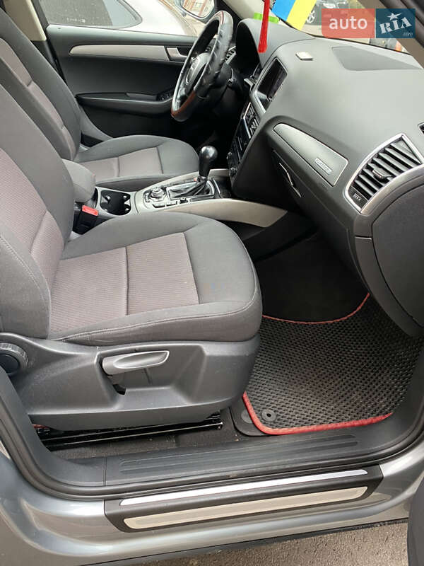 Внедорожник / Кроссовер Audi Q5 2009 в Луцке
