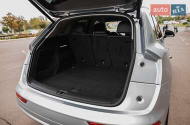 Внедорожник / Кроссовер Audi Q5 2018 в 