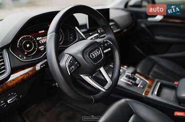 Внедорожник / Кроссовер Audi Q5 2018 в 