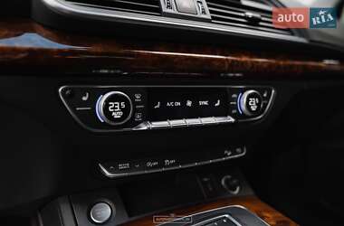 Внедорожник / Кроссовер Audi Q5 2018 в 