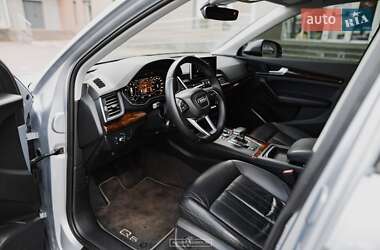 Внедорожник / Кроссовер Audi Q5 2018 в 