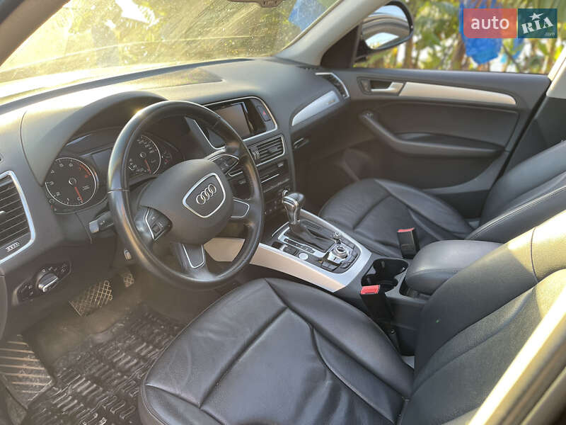Внедорожник / Кроссовер Audi Q5 2015 в Черноморске