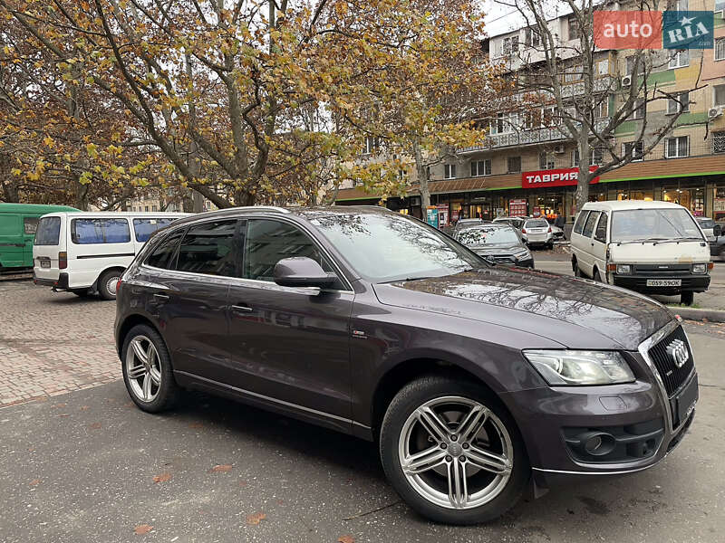 Внедорожник / Кроссовер Audi Q5 2010 в Одессе