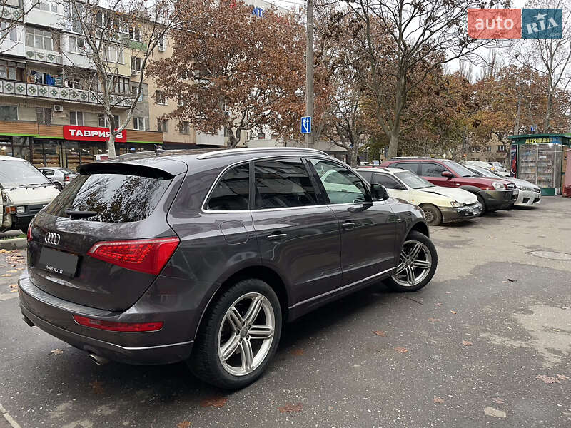Внедорожник / Кроссовер Audi Q5 2010 в Одессе