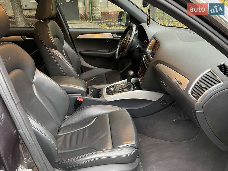 Внедорожник / Кроссовер Audi Q5 2010 в Одессе