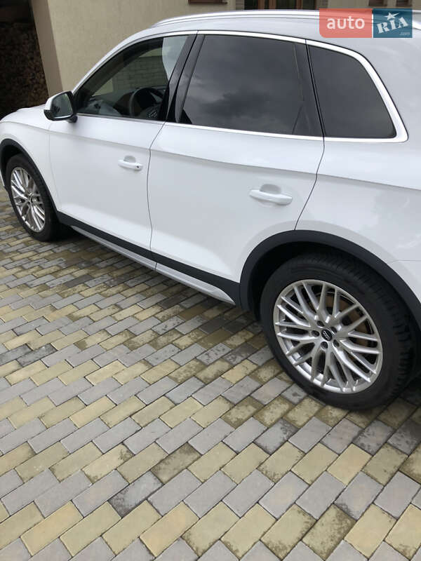 Внедорожник / Кроссовер Audi Q5 2017 в Киеве