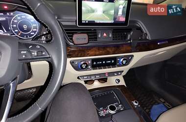 Внедорожник / Кроссовер Audi Q5 2017 в 