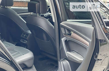 Внедорожник / Кроссовер Audi Q5 2020 в 
