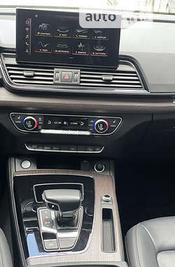 Внедорожник / Кроссовер Audi Q5 2020 в 