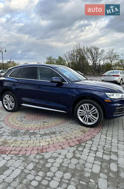 Внедорожник / Кроссовер Audi Q5 2017 в 