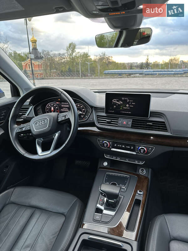 Внедорожник / Кроссовер Audi Q5 2017 в Харькове