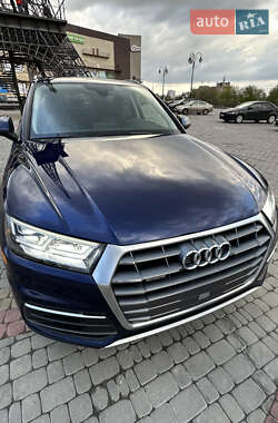 Внедорожник / Кроссовер Audi Q5 2017 в 