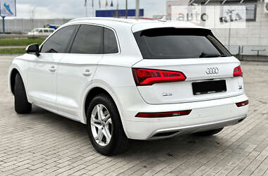 Внедорожник / Кроссовер Audi Q5 2018 в 