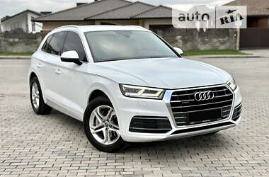 Внедорожник / Кроссовер Audi Q5 2018 в 