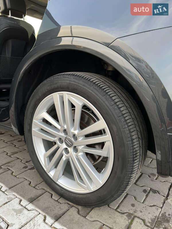 Внедорожник / Кроссовер Audi Q5 2018 в Одессе