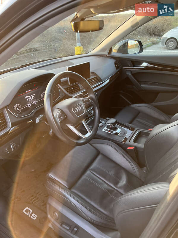 Внедорожник / Кроссовер Audi Q5 2018 в Одессе