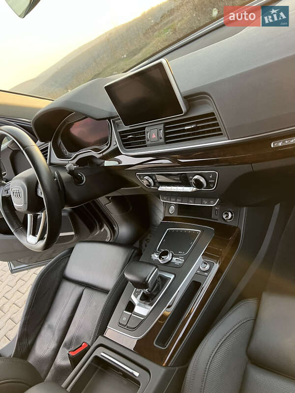 Внедорожник / Кроссовер Audi Q5 2018 в Одессе