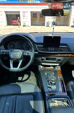 Внедорожник / Кроссовер Audi Q5 2018 в 