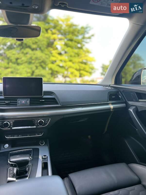 Внедорожник / Кроссовер Audi Q5 2017 в Одессе