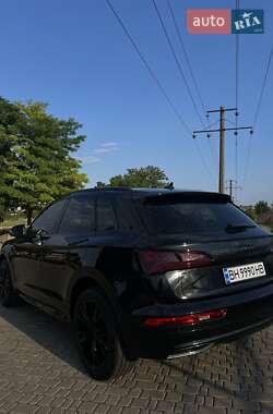Внедорожник / Кроссовер Audi Q5 2017 в 