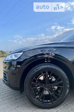 Внедорожник / Кроссовер Audi Q5 2017 в Одессе