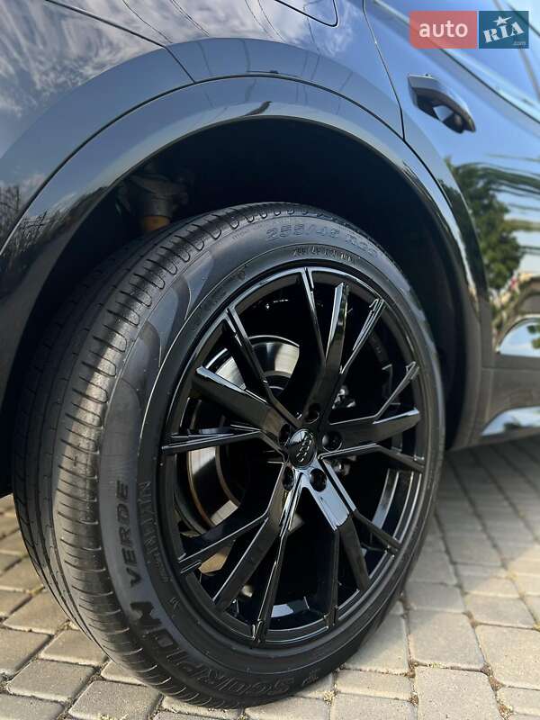 Внедорожник / Кроссовер Audi Q5 2017 в Одессе