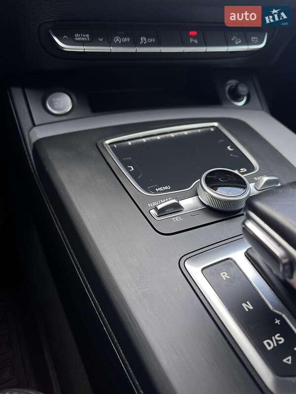 Внедорожник / Кроссовер Audi Q5 2017 в Одессе