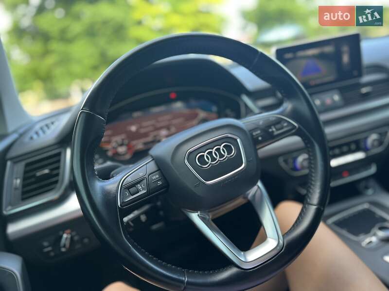 Внедорожник / Кроссовер Audi Q5 2017 в Одессе