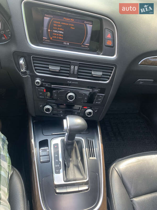 Внедорожник / Кроссовер Audi Q5 2015 в Каменец-Подольском