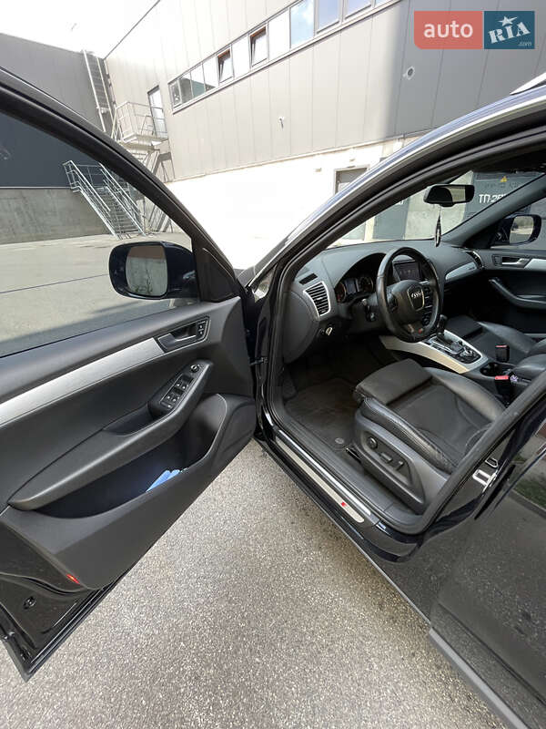 Внедорожник / Кроссовер Audi Q5 2010 в Киеве