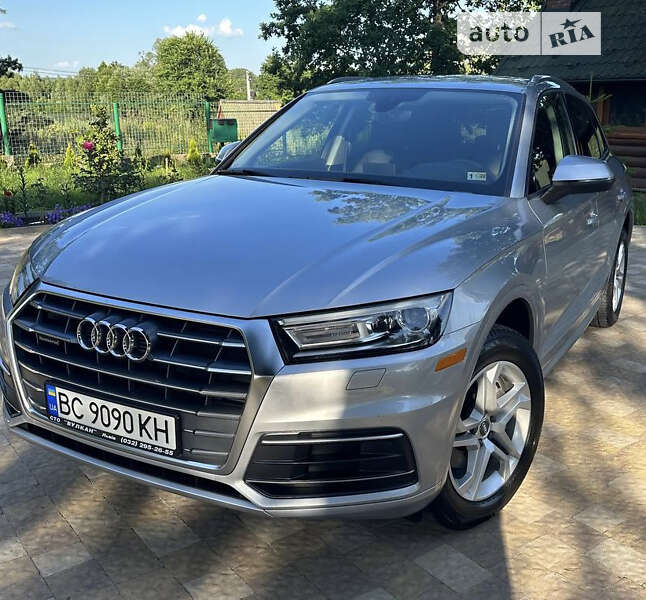 Внедорожник / Кроссовер Audi Q5 2018 в Новояворовске