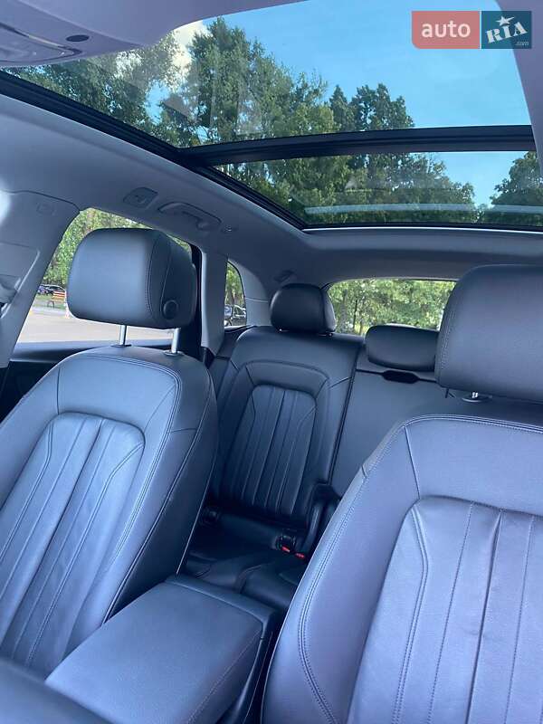 Позашляховик / Кросовер Audi Q5 2019 в Києві
