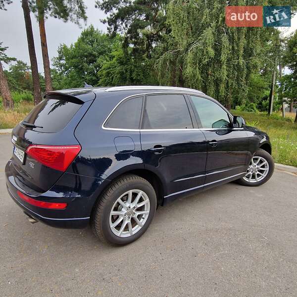 Внедорожник / Кроссовер Audi Q5 2010 в Чернигове