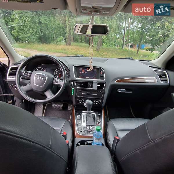 Внедорожник / Кроссовер Audi Q5 2010 в Чернигове