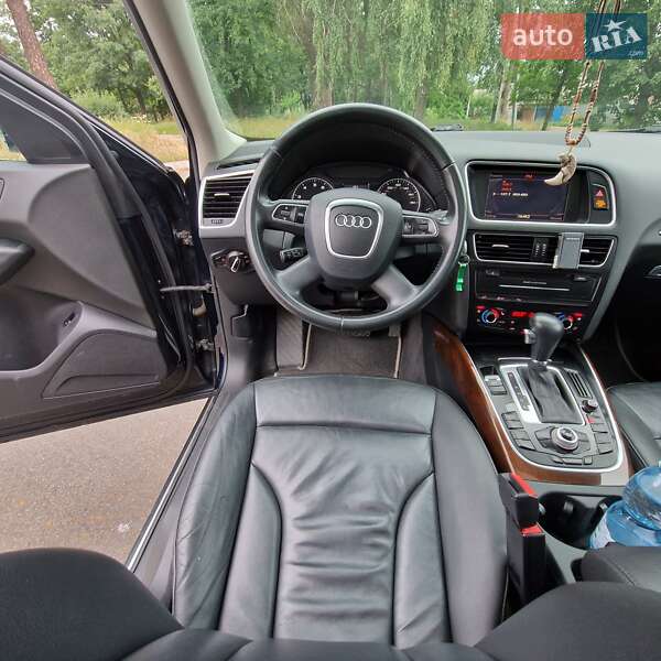 Внедорожник / Кроссовер Audi Q5 2010 в Чернигове