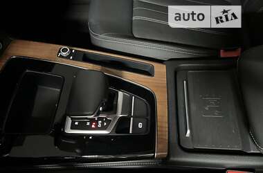 Внедорожник / Кроссовер Audi Q5 2020 в 