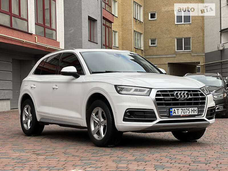 Позашляховик / Кросовер Audi Q5 2017 в Івано-Франківську