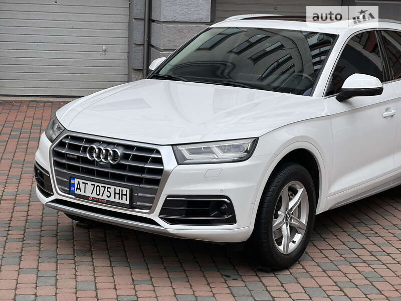 Позашляховик / Кросовер Audi Q5 2017 в Івано-Франківську