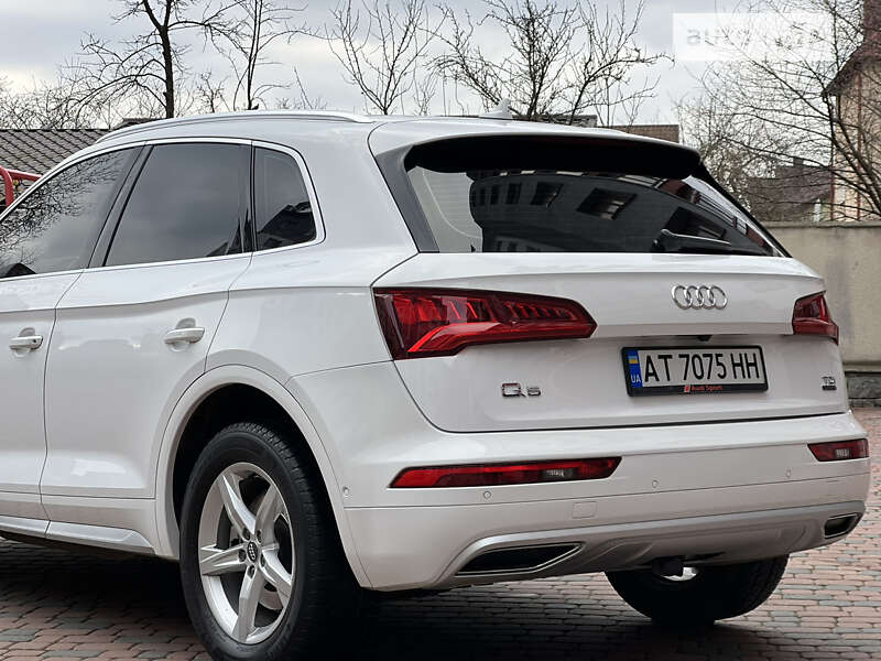 Позашляховик / Кросовер Audi Q5 2017 в Івано-Франківську