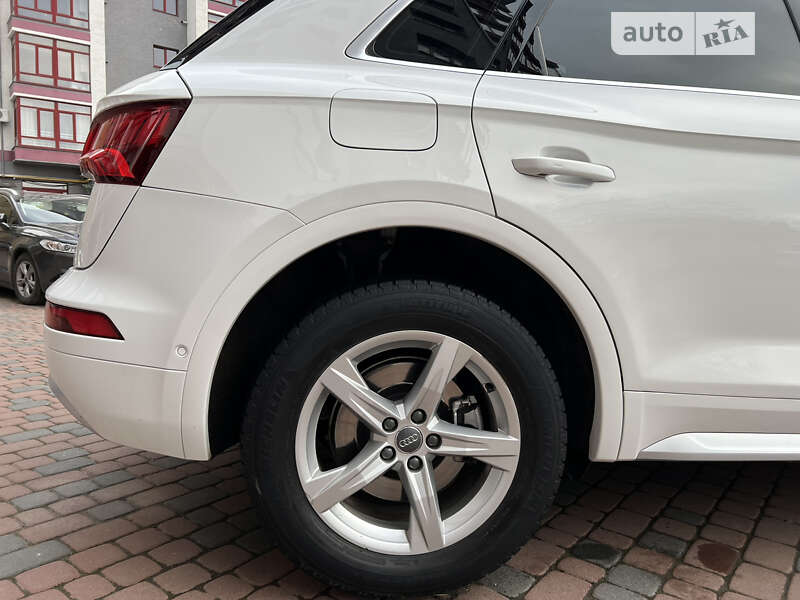 Позашляховик / Кросовер Audi Q5 2017 в Івано-Франківську