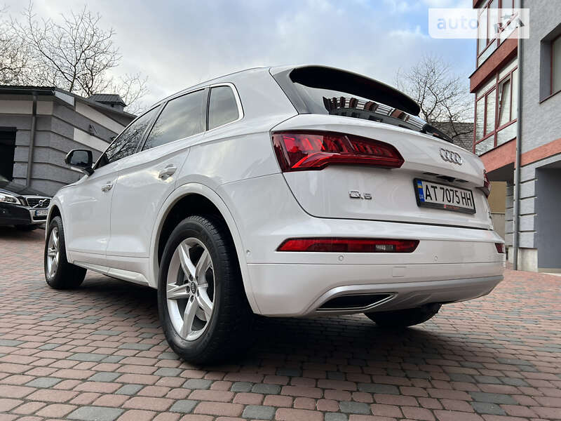Позашляховик / Кросовер Audi Q5 2017 в Івано-Франківську