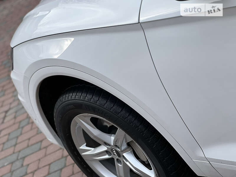 Позашляховик / Кросовер Audi Q5 2017 в Івано-Франківську
