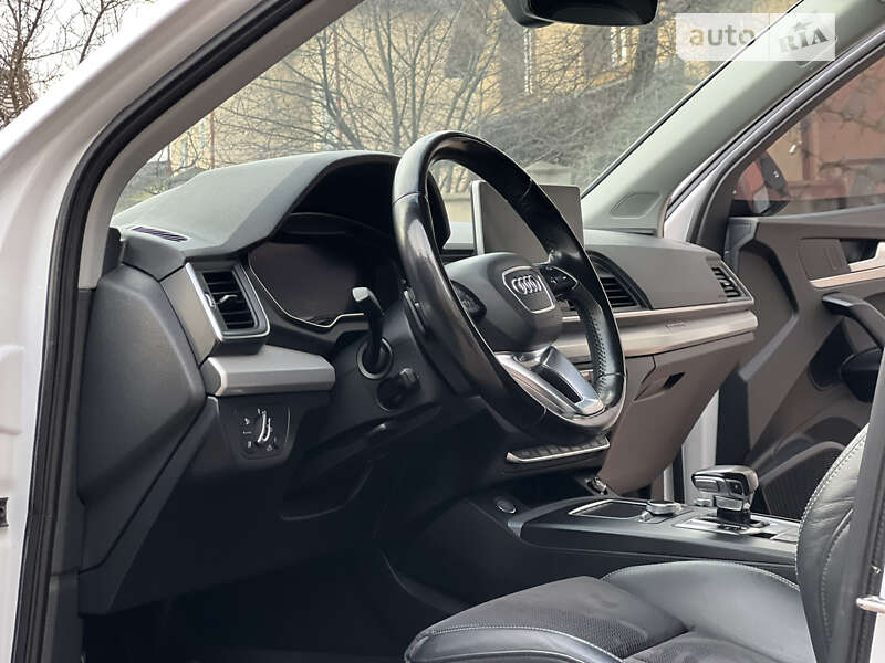 Позашляховик / Кросовер Audi Q5 2017 в Івано-Франківську