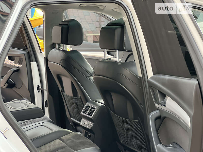Позашляховик / Кросовер Audi Q5 2017 в Івано-Франківську