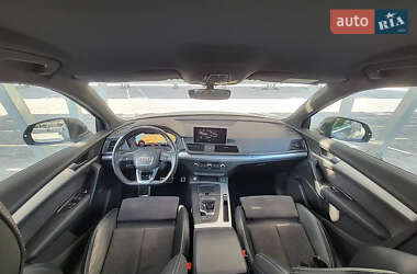 Внедорожник / Кроссовер Audi Q5 2017 в 